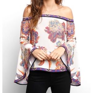 South Moon Under Flying Tomato of the shoulder top